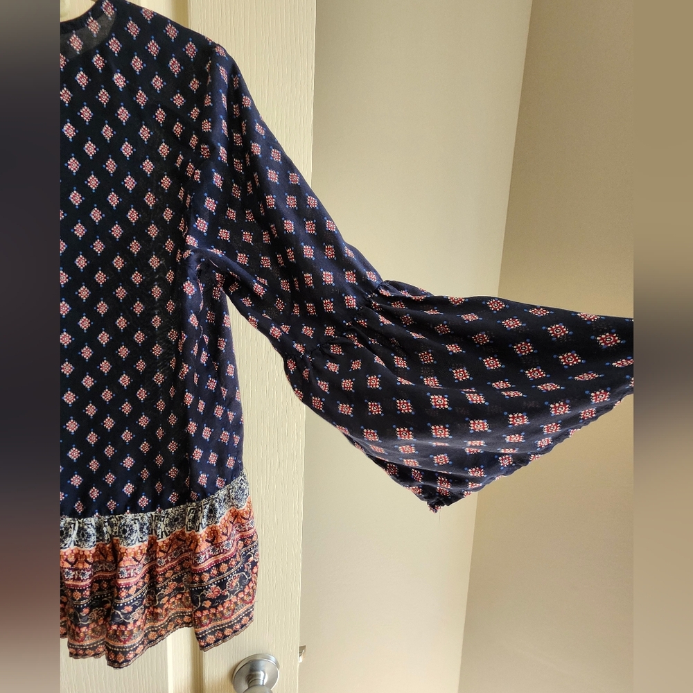BEACH LUNCH LOUNGE Boho Bell Sleeve Shirt. Women's Size Small. 💙🤎